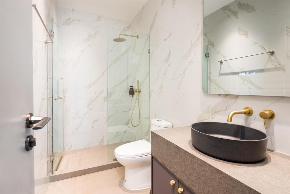 New Luxury Dual Villas, 9 Total Bedrooms, 7 Bathrooms, Ktv, 3km To Walking Street & Villa