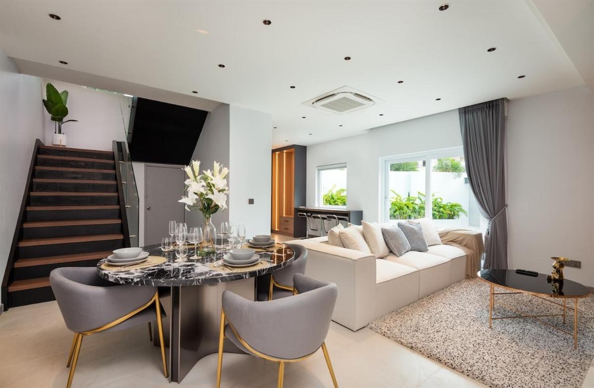 New Luxury Dual Villas, 9 Total Bedrooms, 7 Bathrooms, Ktv, 3km To Walking Street & Villa