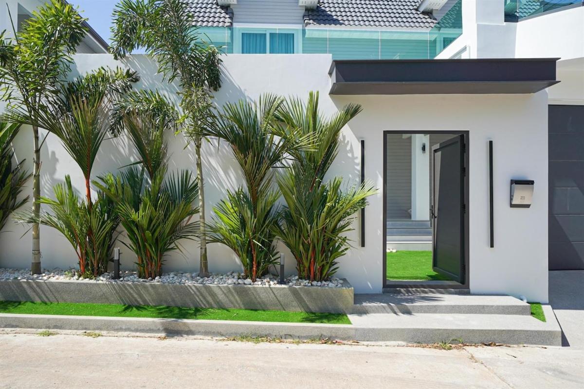 Villa New Luxury Dual Villas, 9 Total Bedrooms, 7 Bathrooms, Ktv, 3km To Walking Street & Pattaya