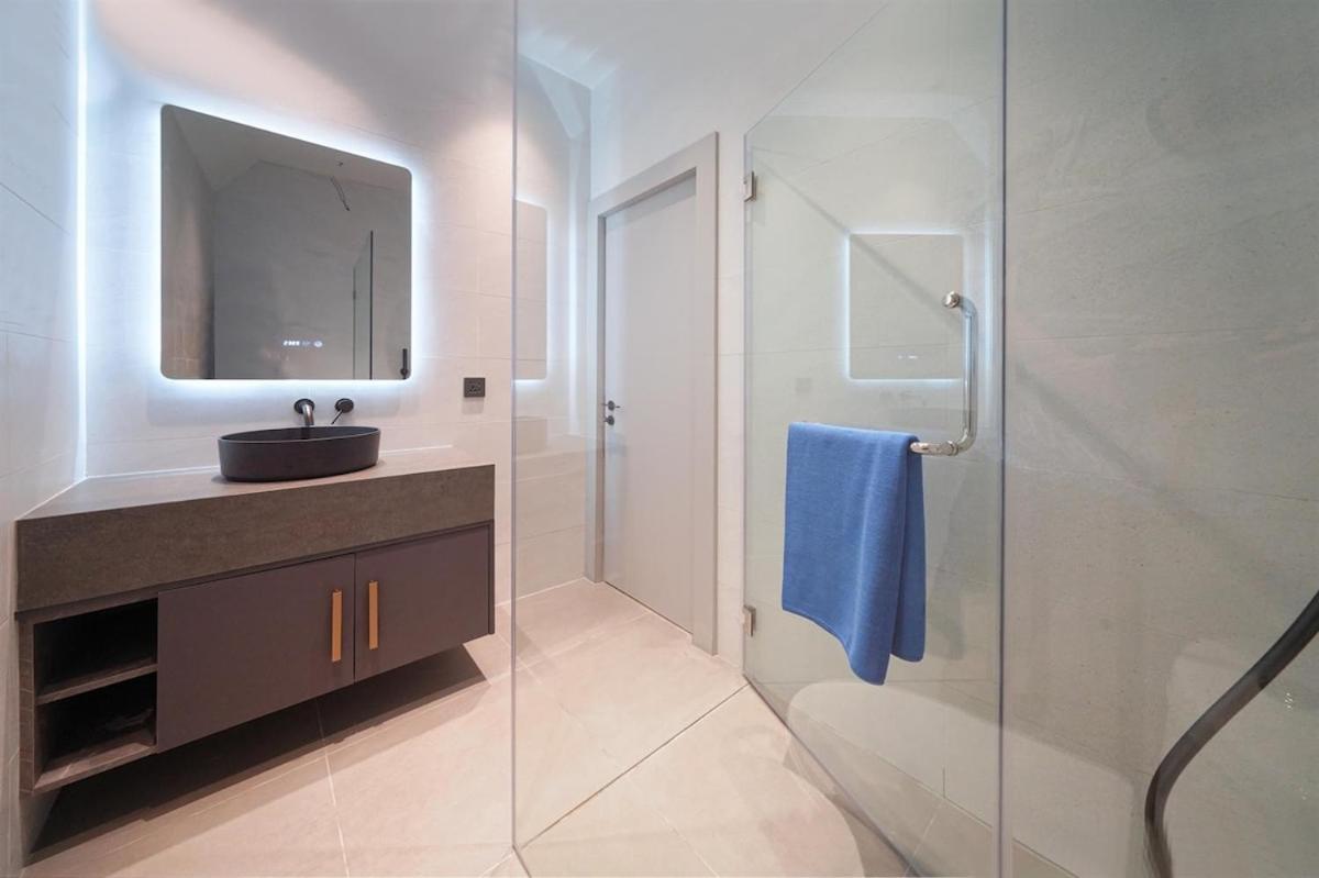 New Luxury Dual Villas, 9 Total Bedrooms, 7 Bathrooms, Ktv, 3km To Walking Street &