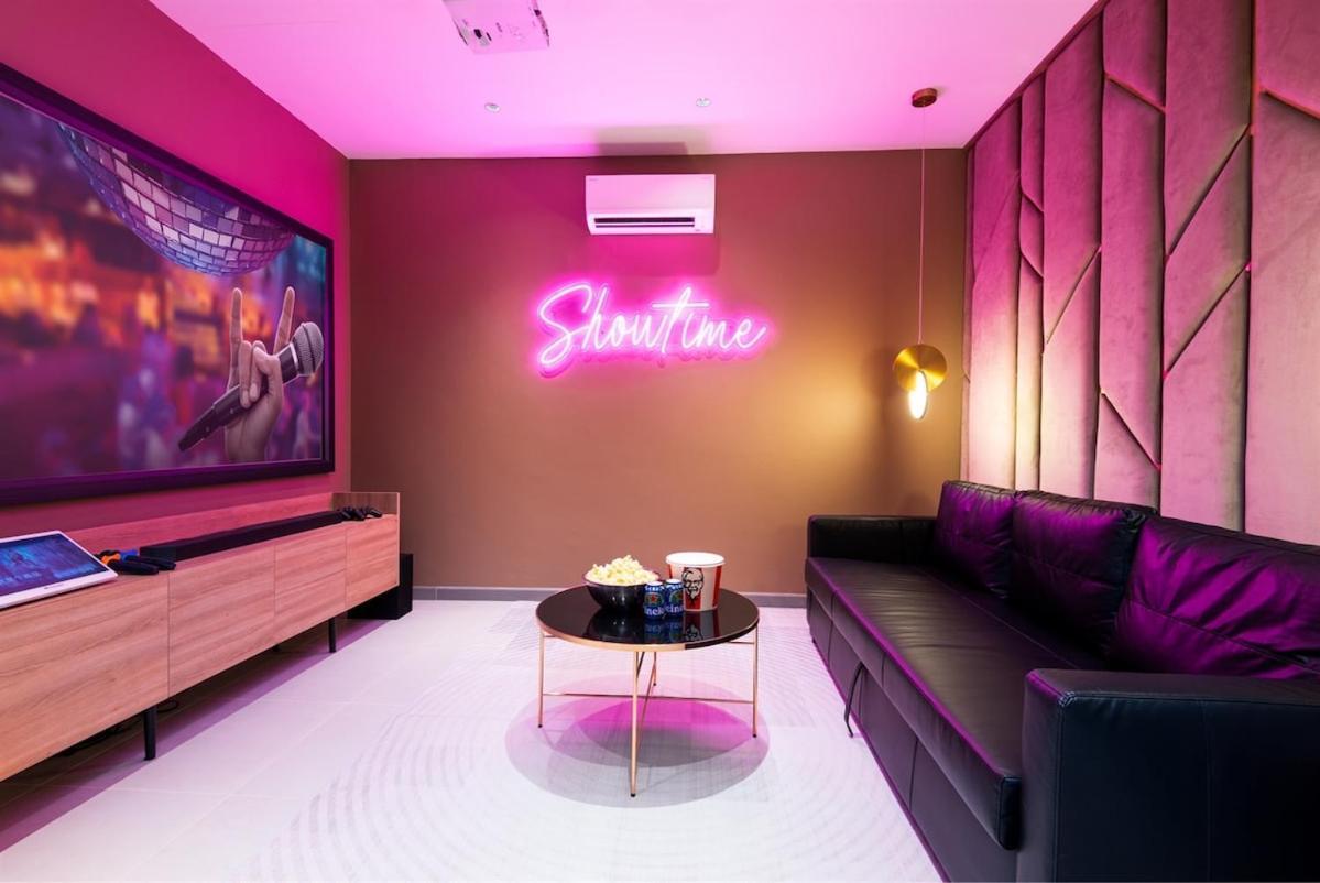 New Luxury Dual Villas, 9 Total Bedrooms, 7 Bathrooms, Ktv, 3km To Walking Street & Villa